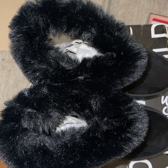 ☃️BOGO50%☃️ 🆕🖤WILD DIVA: BLACK Fuzzy Platform Booties Size 8.5 - Picture 8 of 12